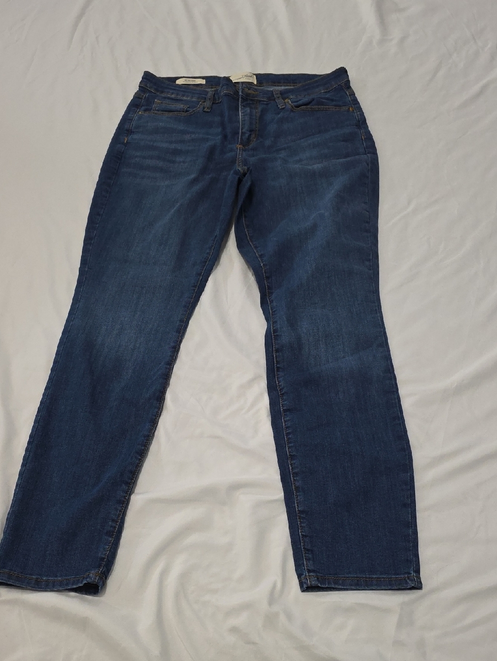 Classic Women's Dark Blue Straight Jeans